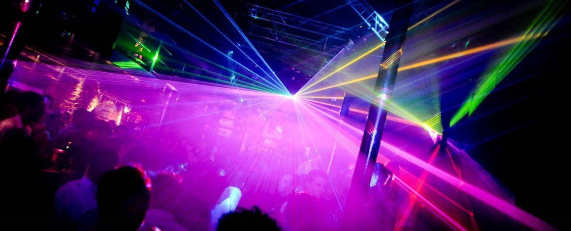 лучи цвета от стробоскопа