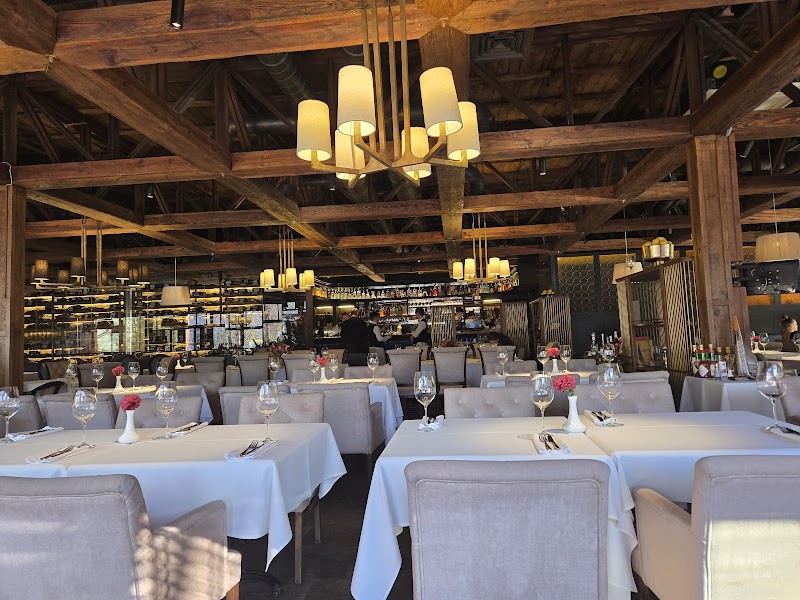 VINO e CUCINA — Restaurant