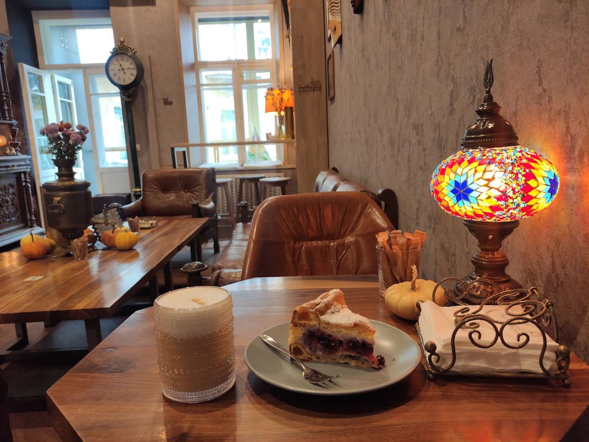 Кава на Двох — Cafe