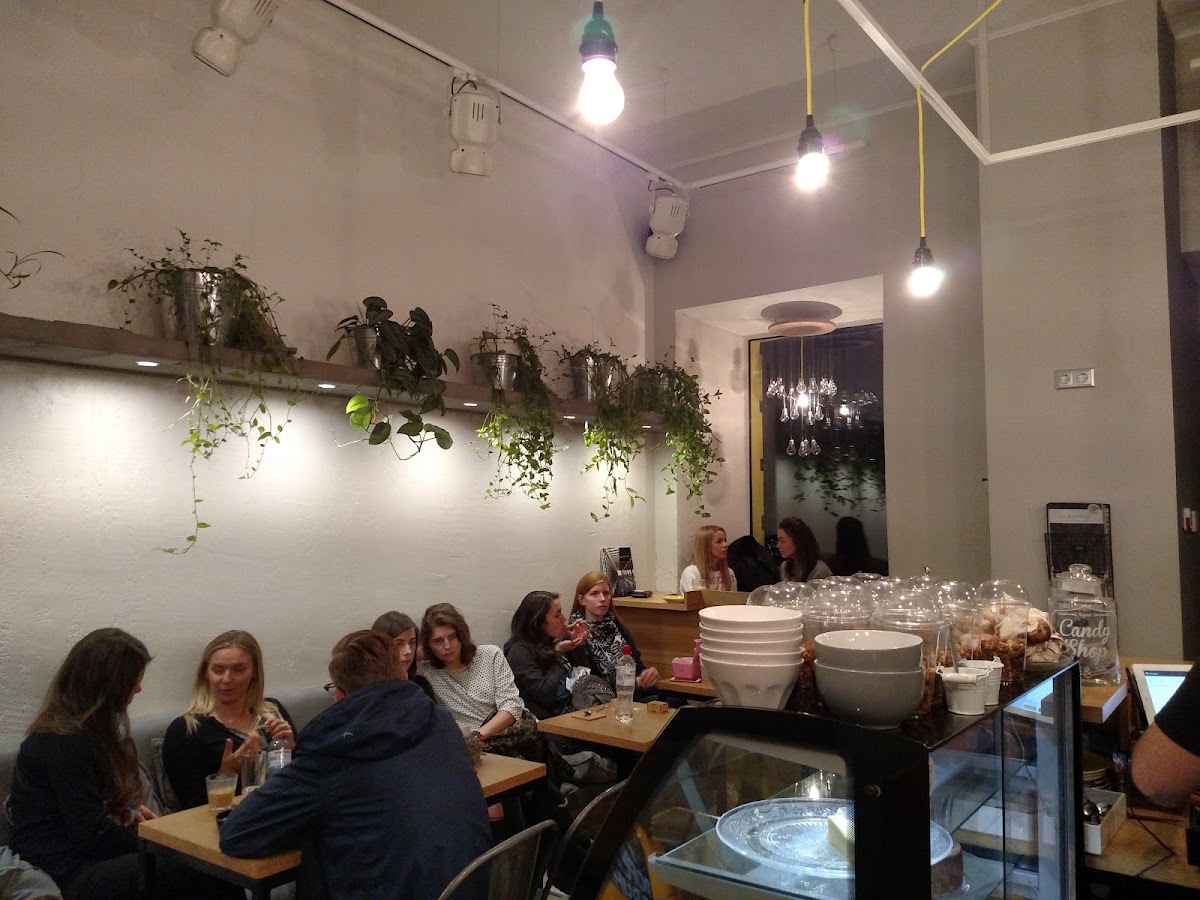 Кав'ярня Come and Stay — Cafe